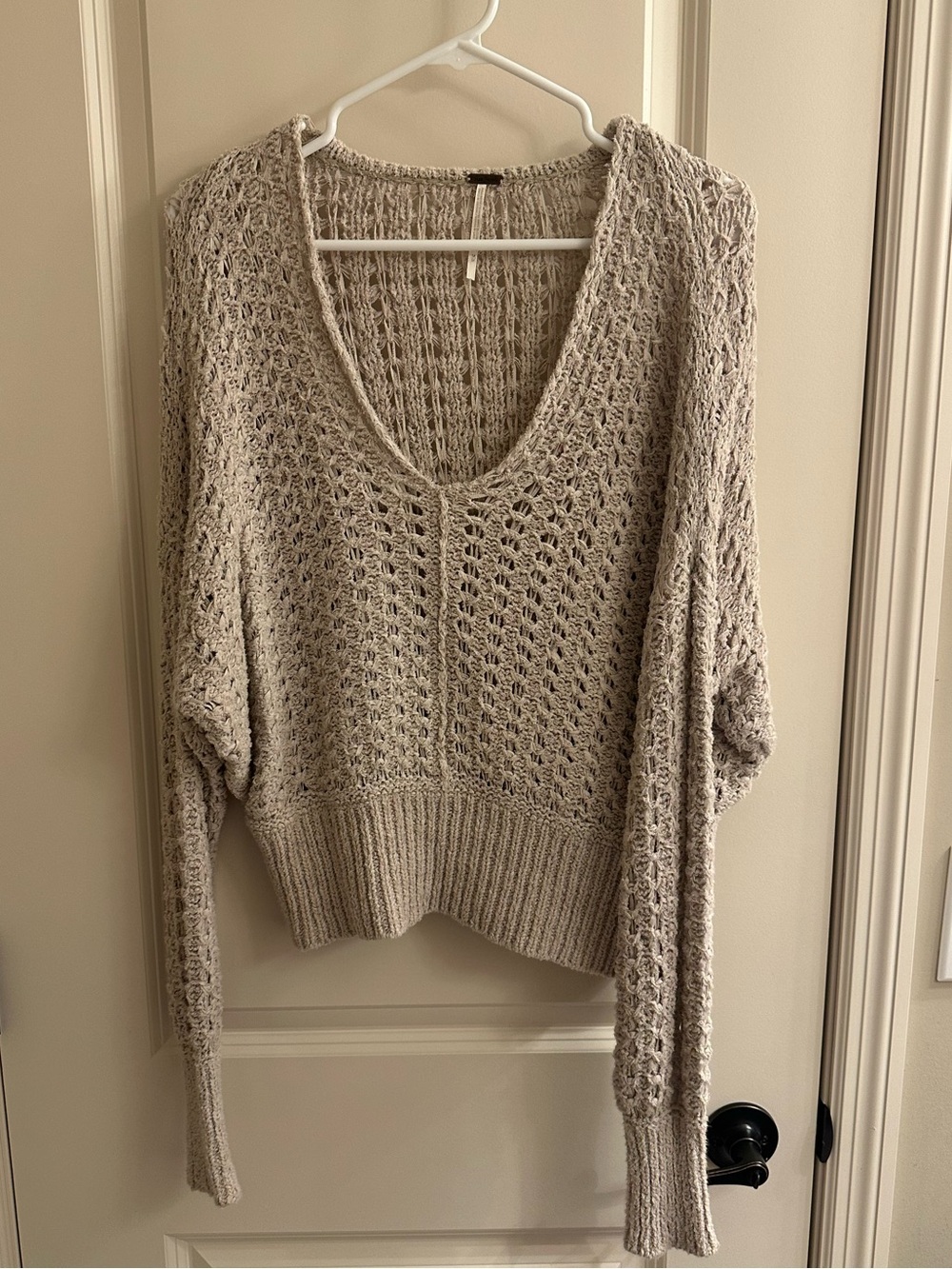 Free People V-Neck Open Knit Pullover Sweater | Size M | Light Beige